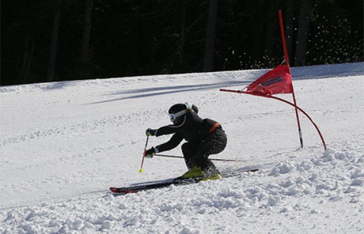Skibindungen führen bei Frauen häufiger zu Knieverletzungen